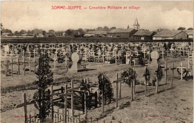 CPA Militaire, Somme-Suippe - Cimetiere Militaire et village (278835)