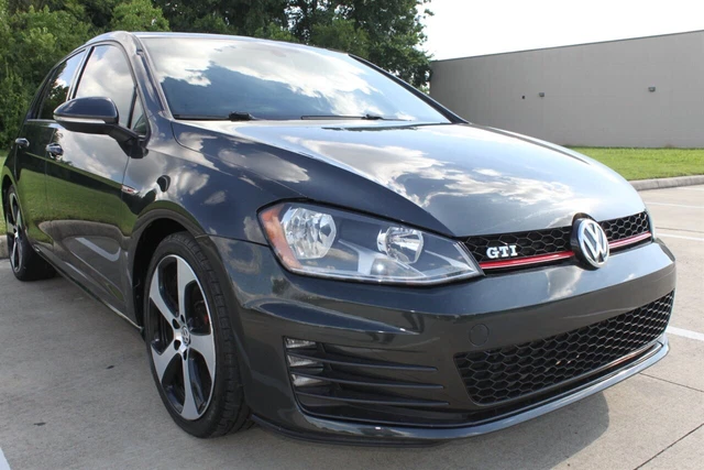 2016 Golf GTI AUTO LEATHER BLUETOOTH SUNROOF HEATED SEATS 2016 Golf GTI AUTO LEATHER BLUETOOTH SUNROOF HEATED SEATS