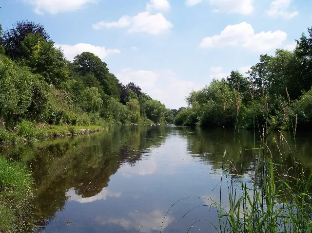Photo 6x4 River Wye at "The Weir " NT Gardens, near Kenchester Canon Br c2005