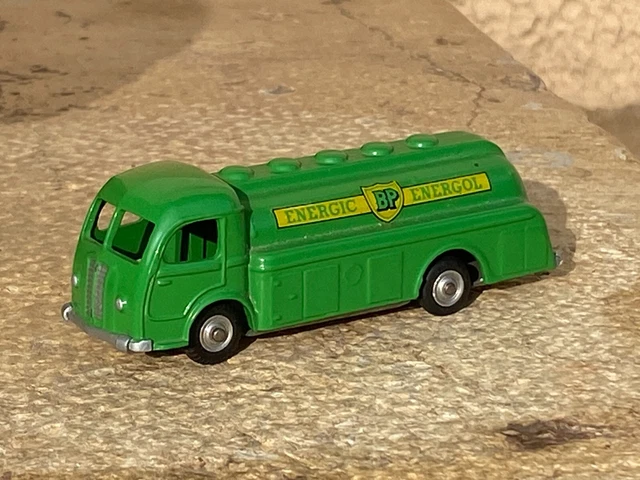 Lot 2 Camions Jouets Vintage - Citerne BP Et Benne - Occasion - Pour Collection Ou Décoration