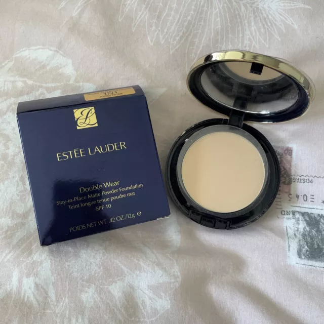 Fondotinta in polvere opaco Estee Lauder doppia usura Stay in Place peso superiore avorio nudo