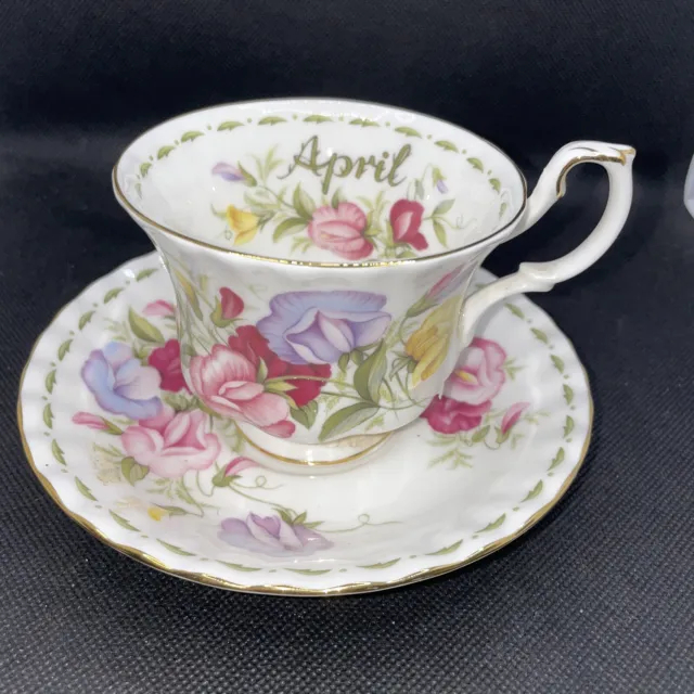Royal Albert FLOWER OF THE MONTH TeaCup & Saucer Set - APRIL - SWEET PEA England