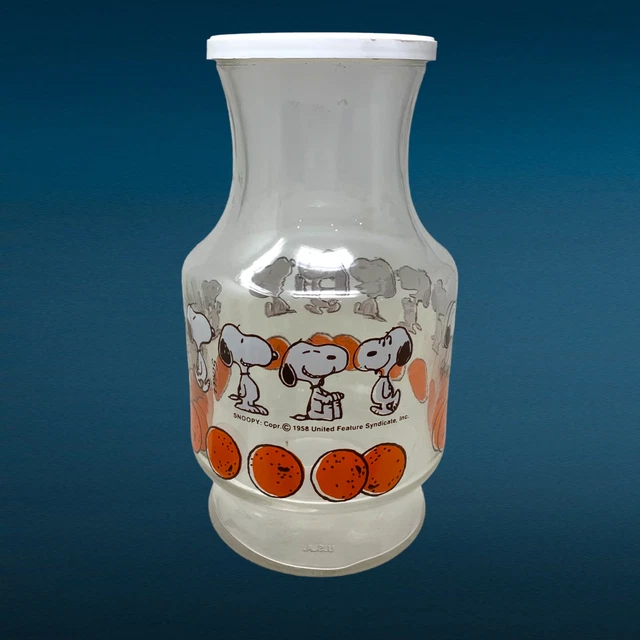 VINTAGE SNOOPY PEANUTS Orange Juice Carafe Anchor Hocking Pitcher With