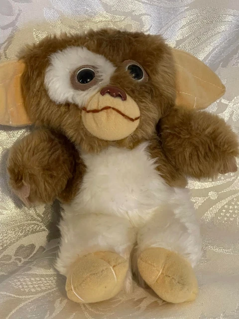 A Vintage 1990s Gremlins Gizmo Santa Soft Toy Plush. 