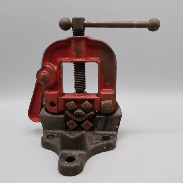 RIDGID Tool No by 1-1/4 Bench Mount Yoke Pipe Vise 1-1/4" Capacity Antique