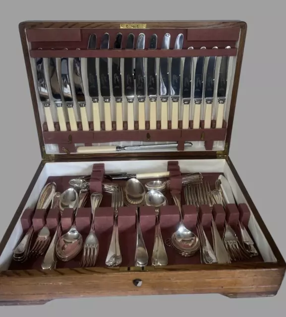 Vintage E Perkins & Co 'EPEE' FAUX BONE HANDLE 88 Piece CUTLERY CANTEEN SET