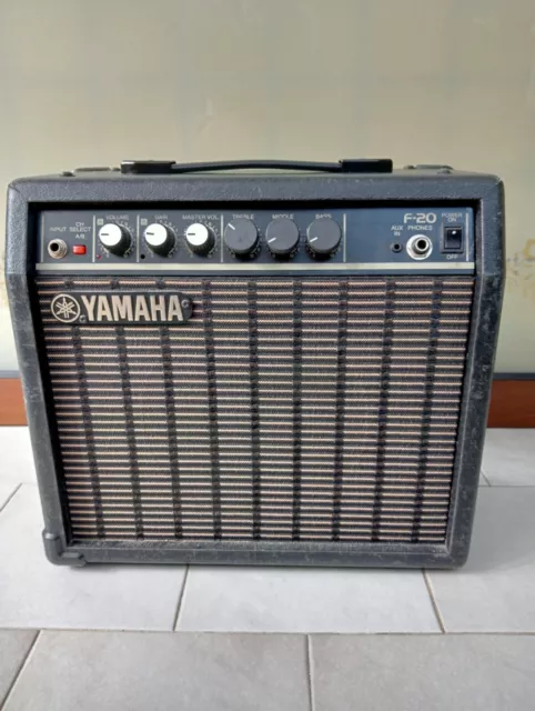 amplificatore chitarra YAMAHA F-20