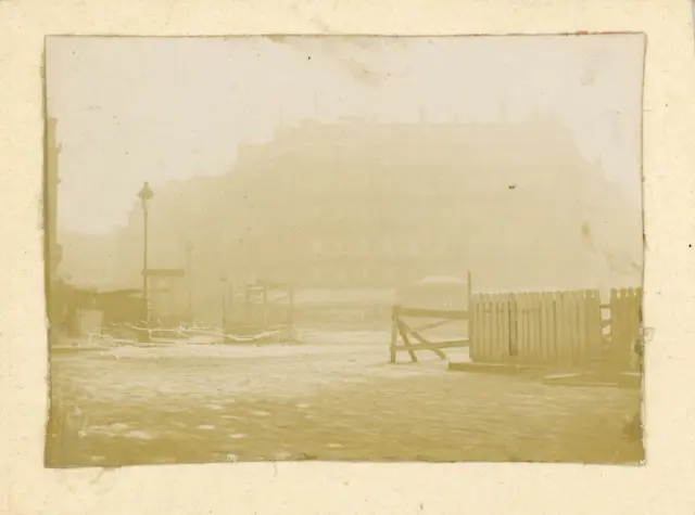 France, Paris, Inondations, Gare Saint-Lazare, 1910, vintage citrate print Vinta