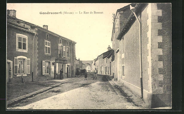 CPA Gondrecourt, La Rue de Bonnet