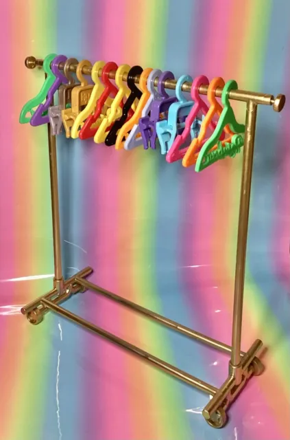 Rainbow High Doll Accessories FURNITURE CLOTHES RAIL Rack & x15 Hangers READ ALL