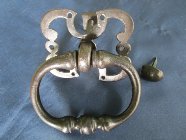Heurtoir marteau de porte entrée Anneau rosace ouvragée fer forgé ancien 12,3 cm 2
