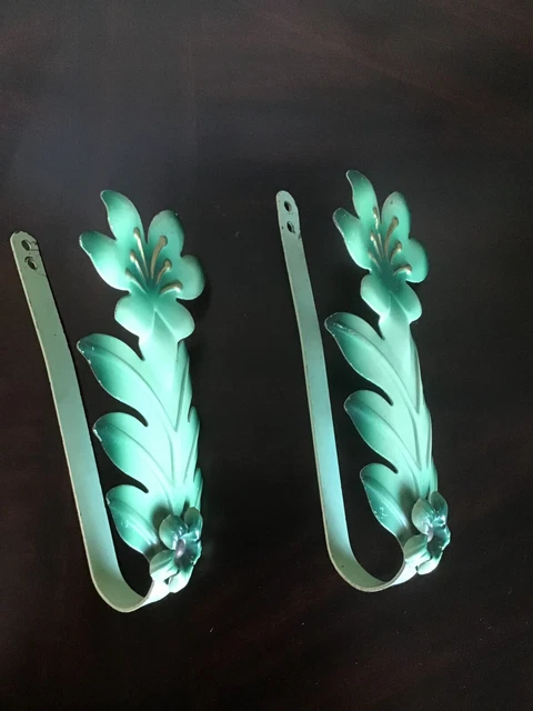 Pair of Vintage  1940-50s  Green Metal Flower  Enamel Curtain Tiebacks 2