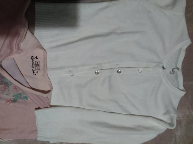 (410) Girls Bundle Jeans/2x Tops  Aged 6-7 Years used 7