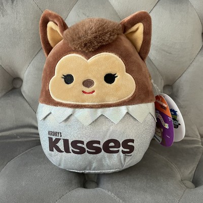kisses squishmallow