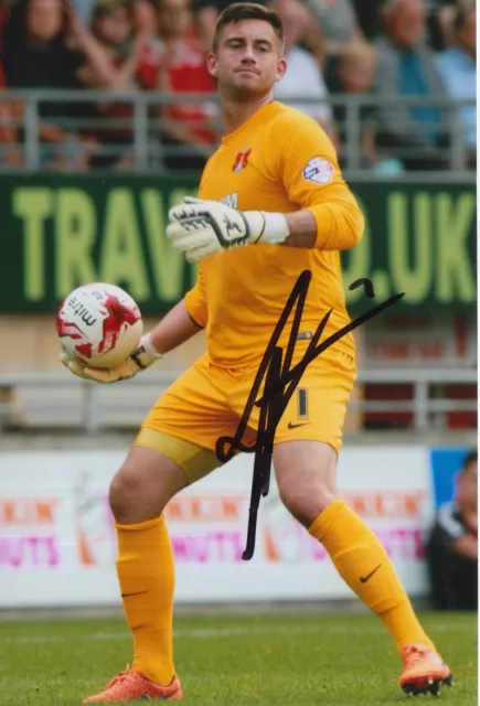 Leyton Orient Hand Signed Alex Cisak 6X4 Photo.