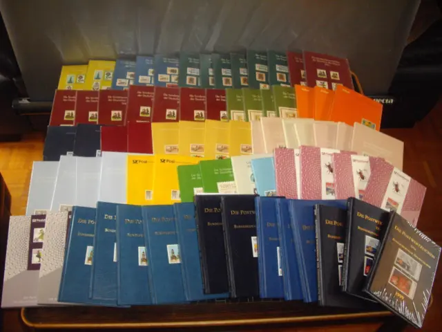 Bund Jahreszusammenstellungen, Jahrbücher ** 71 Stk. aus 1977 - 1999 (MNH)