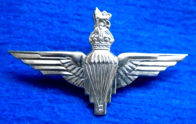 Wwii Parachute Regiment Beret Cap Badge, Reproduction From Original Dies