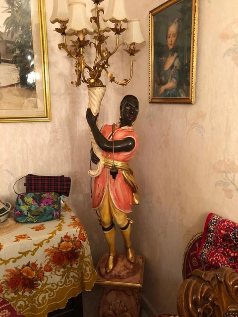 Splendida scultura Moro Veneziano con candeliere a cinque braccia , lampada lume