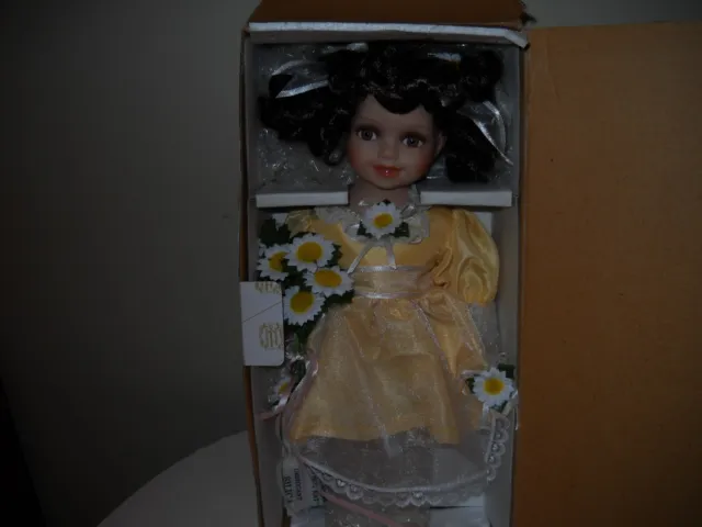 Heritage Signature Collection " Daisy" Porcelain 12" Doll NIB 2
