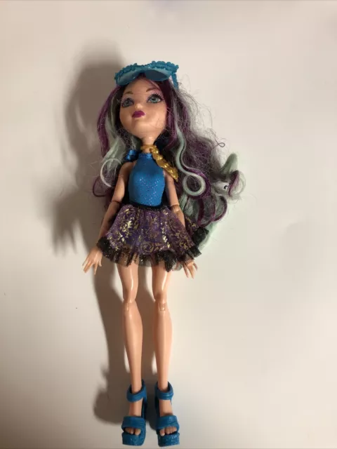 Ever After High ~ MADELINE HATTER (MIRROR BEACH) DOLL ~ MATTEL ~ Retired