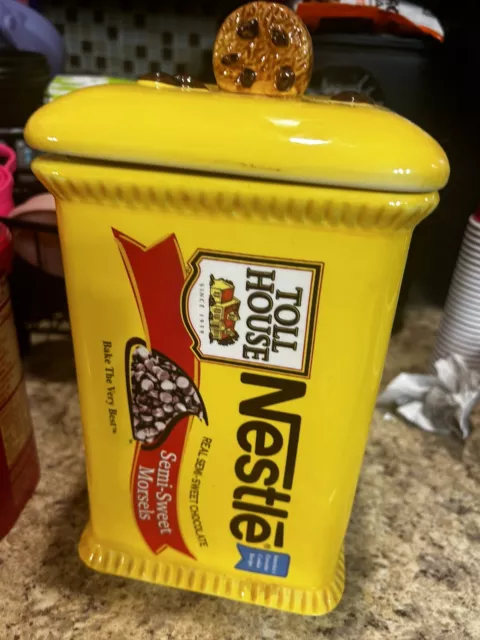 Nestle Toll House Chocolate Chip Vintage Cookie Jar Limited Edition