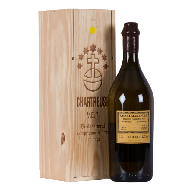 Liqueur CHARTREUSE JAUNE VEP Année 2016 1Litre 43° + Coffret Bois Original