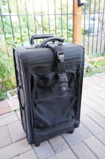 Tumi Alpha 2-wheel Carry On, 21", Black Vtg