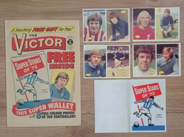 THE VICTOR COMIC #575 WITH FREE GIFT SUPER STARS OF 72 UNCUT 26th FEBRUARY 1972