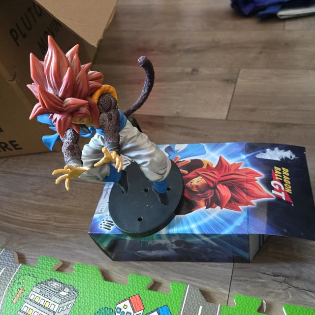 Banpresto Dragon Ball GT - Adult Son Goku SSJ Kamehameha Figurine