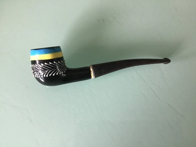 Objet de vitrine. Pipe Quimper