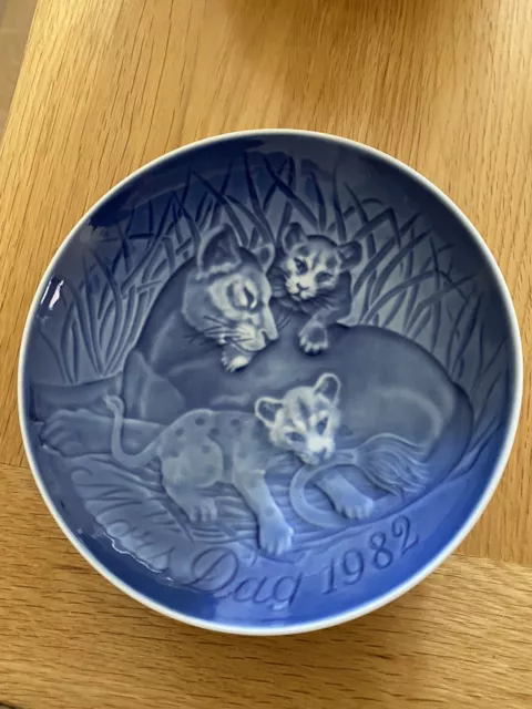 Bing & Grondahl Copenhagen Denmark Porcelain Mothers Day Plate 1982 Lioness Cubs