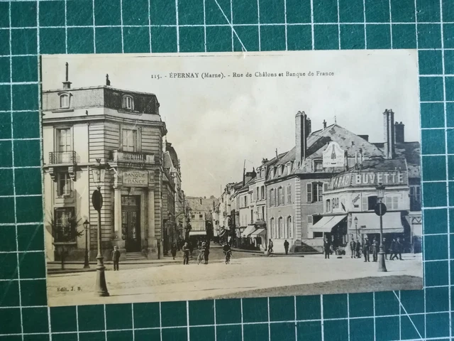 Sb026 CPA Tbe 1932 Marne - Epernay - Rue Des Chalons And Bank of France Animated