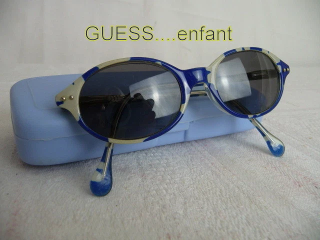 GUESS LUNETTES SOLAIRE enfant tui rigide bleu ciel EUR 12 80