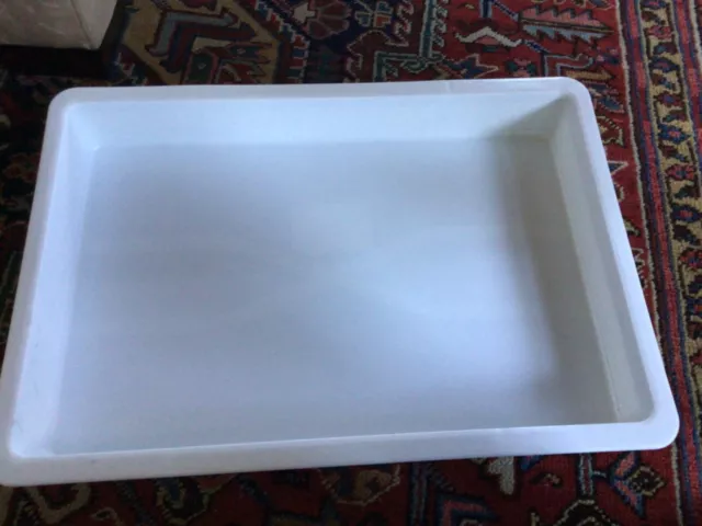 White 18" X 26" X 3"  Dough Box