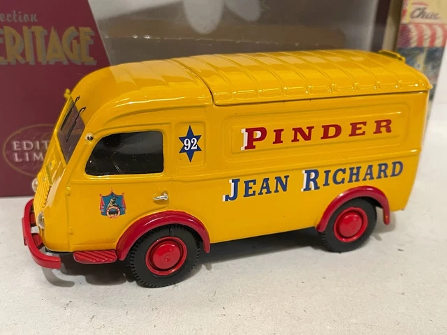 Corgi Classics 1/43 Renault 1000 Kgs Pinder, Spectacle, Miniature Collection