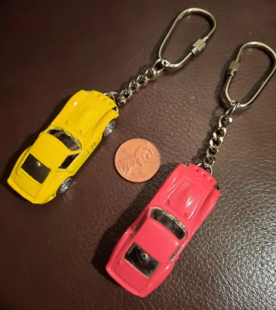 VINTAGE FERRARI GTO 250 (1: 87 scale) Car Keychain Keyring | Red Yellow Toy NOS