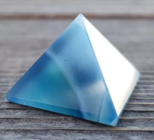 NATURAL BLUE ONYX SMALL GEMSTONE PYRAMID 20-22mm