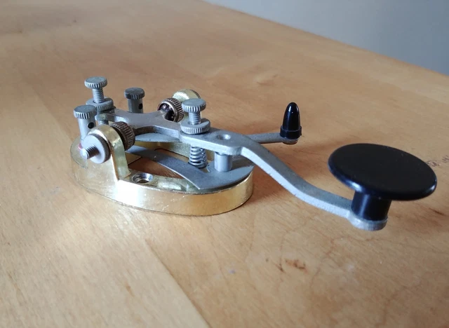 J-38 電鍵 CW テレグラフキー Vintage J38 telegraph key by Lionel Corporation - YouTube