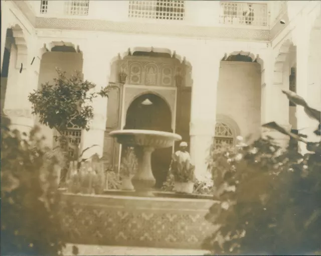 Maroc, Fez, Cour intérieure d&#039;une maison arabe, juin 1917  Vintage silver p