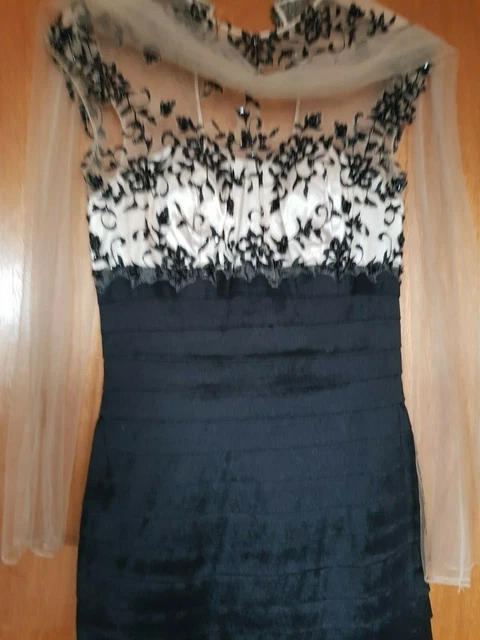 Abito da donna Stunning Diversity con sciarpa abbinata taglia m