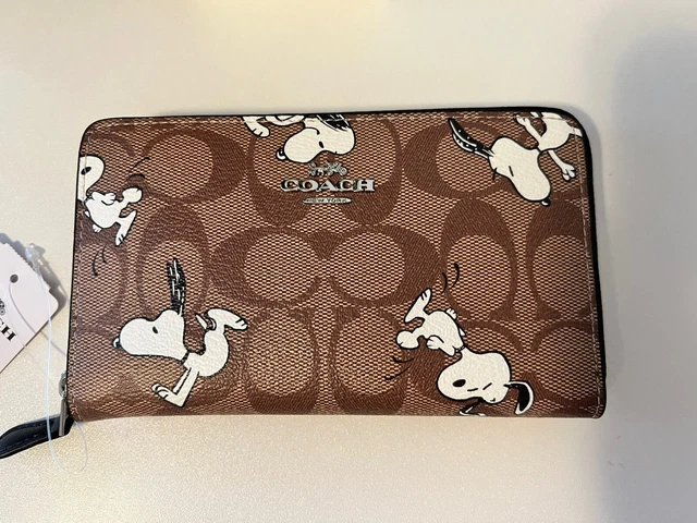 Coach X Peanuts Medium Id Zip Wallet In Signature Canvas With Snoopy Print Nwt