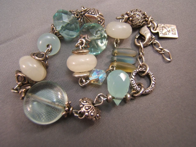Desert Heart Bead Link Bracelet Light Greens and Silver Tone