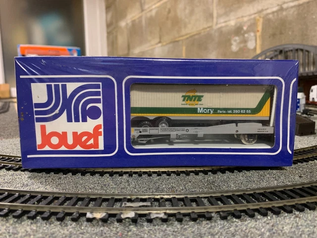Le wagon porte autos STVA de la SNCF en miniature par Jouef au H0 HO