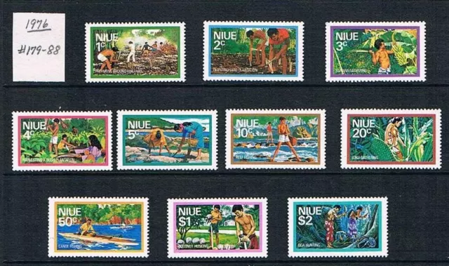 Niue 1976 - Indigènes Travailleurs Activités - Sc 179-188 [ Sg 198-207] MNH C1