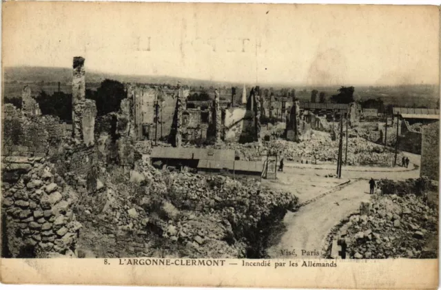 CPA L'Argonne Clermont-Incendié par les Allemands (231822)