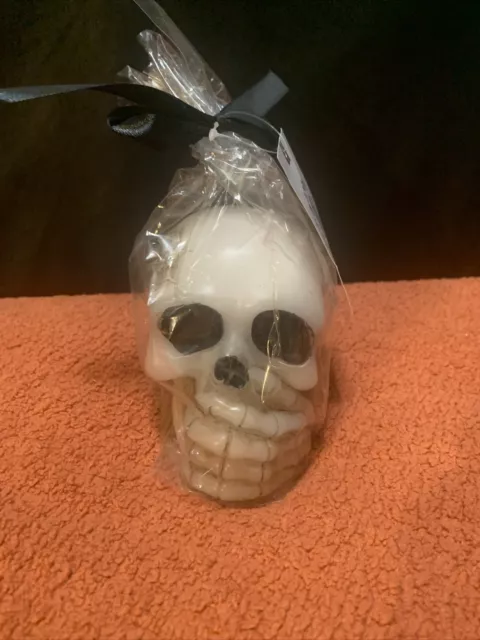 Mortar & Bone Skull Head candle