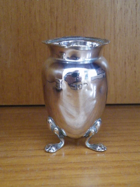 Antico vaso a forma di urna argento massiccio - Contrassegnato