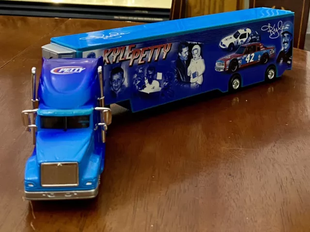 Hotwheels 1998 Kyle Petty International Eagle 9400 Race Car Transporter