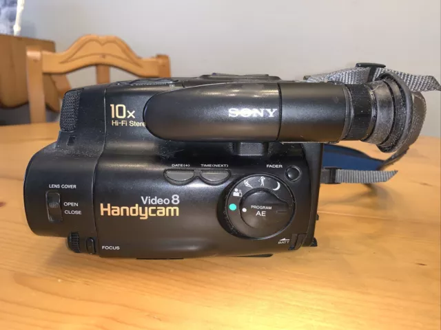 Videocámara Video8 Sony Handycam CCD-TR470E PAL (No Funciona)