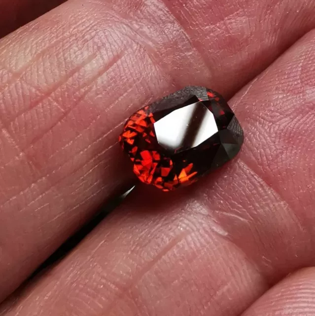 SUPERBE ZIRCON IMPÉRIAL 4.16 Ct IF